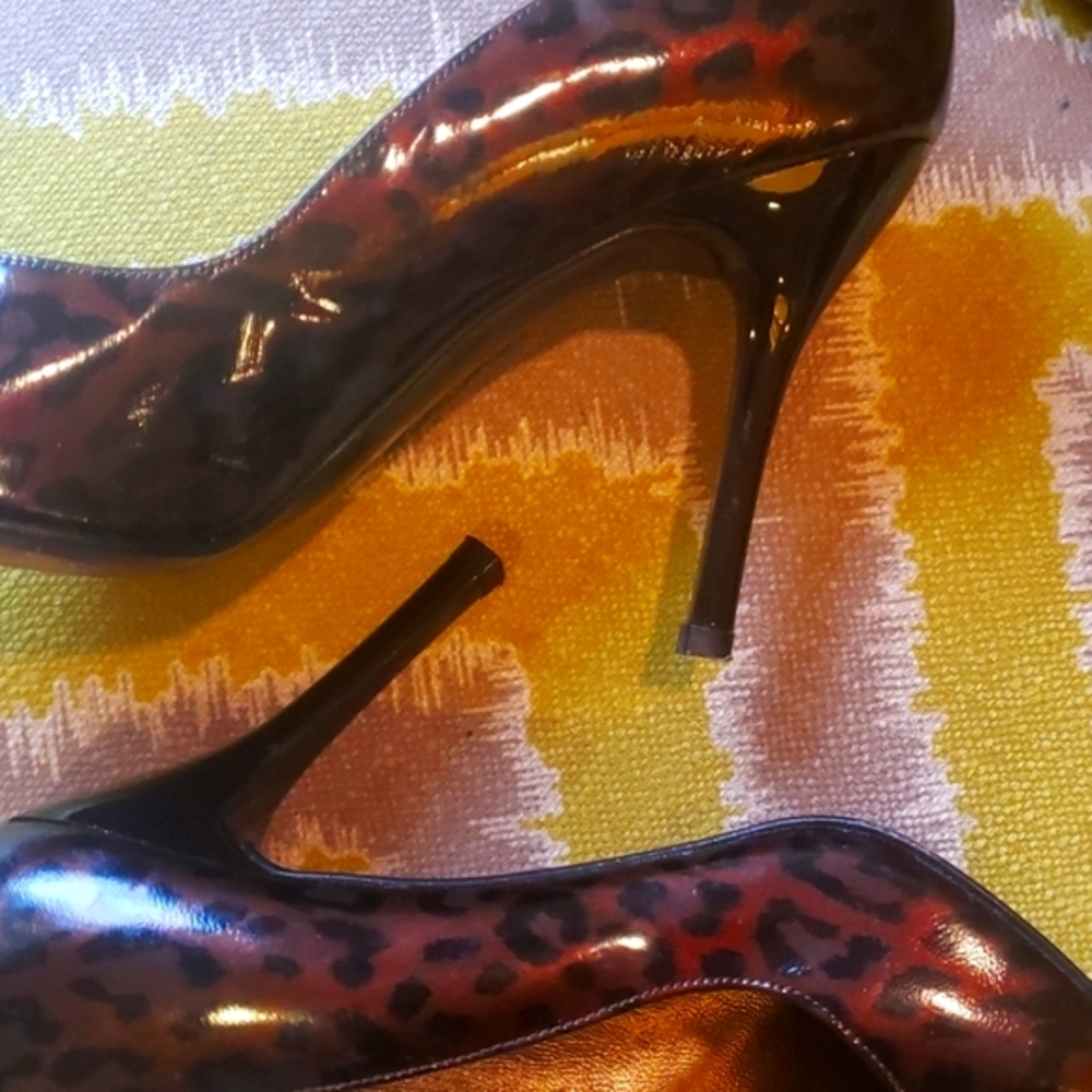 Stuart Weitzman Leopard patent leather heels